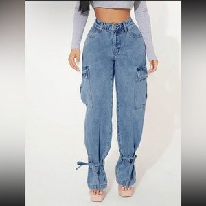 SHEIN SXY Flap Pocket Side Knot Hem Cargo Jeans